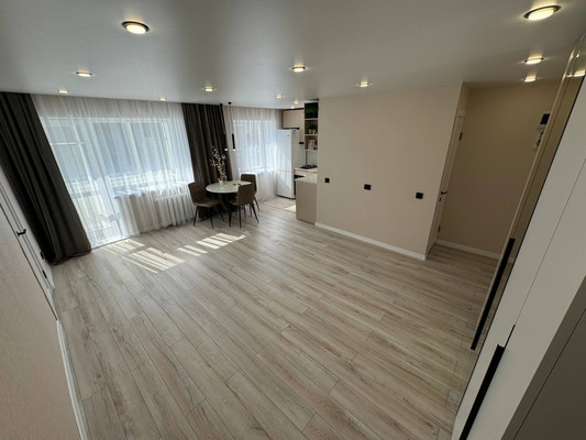 Продам двухкомнатную (2-комн.) квартиру, Интернациональный пр-кт, 30, Комсомольск-на-Амуре г