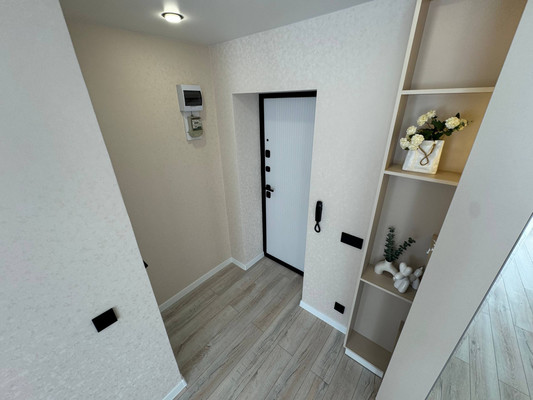 Продам двухкомнатную (2-комн.) квартиру, Интернациональный пр-кт, 30, Комсомольск-на-Амуре г