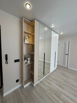 Продам двухкомнатную (2-комн.) квартиру, Интернациональный пр-кт, 30, Комсомольск-на-Амуре г