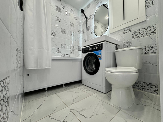 Продам двухкомнатную (2-комн.) квартиру, Интернациональный пр-кт, 30, Комсомольск-на-Амуре г