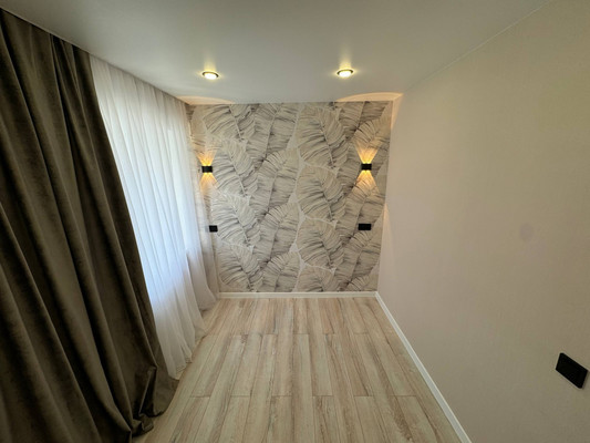 Продам двухкомнатную (2-комн.) квартиру, Интернациональный пр-кт, 30, Комсомольск-на-Амуре г