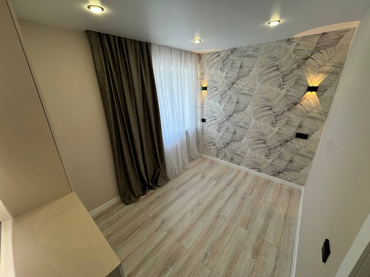 Продам двухкомнатную (2-комн.) квартиру, Интернациональный пр-кт, 30, Комсомольск-на-Амуре г