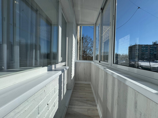 Продам двухкомнатную (2-комн.) квартиру, Интернациональный пр-кт, 30, Комсомольск-на-Амуре г