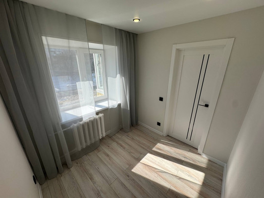 Продам двухкомнатную (2-комн.) квартиру, Интернациональный пр-кт, 30, Комсомольск-на-Амуре г