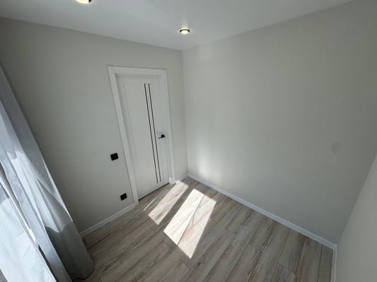 Продам двухкомнатную (2-комн.) квартиру, Интернациональный пр-кт, 30, Комсомольск-на-Амуре г