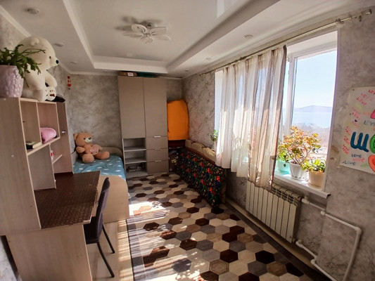 Продам трехкомнатную (3-комн.) квартиру, Ветеранов ул, 1, Дунай п