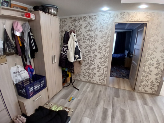 Продам трехкомнатную (3-комн.) квартиру, Ветеранов ул, 1, Дунай п