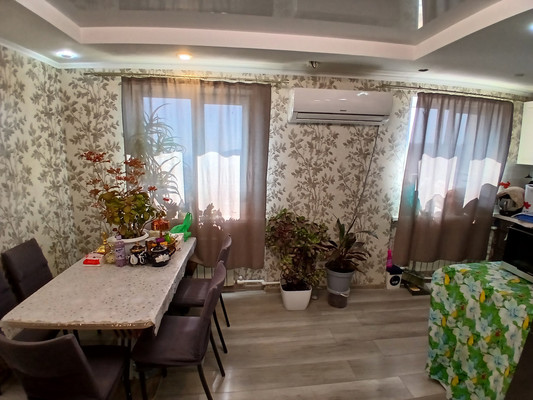 Продам трехкомнатную (3-комн.) квартиру, Ветеранов ул, 1, Дунай п