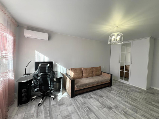 Продам двухкомнатную (2-комн.) квартиру, Ленина пр-кт, 107, Новороссийск г