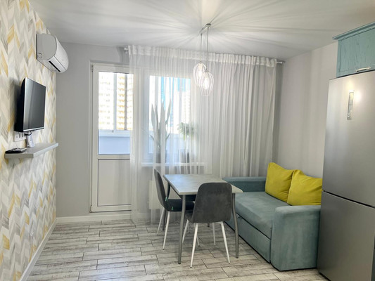 Продам двухкомнатную (2-комн.) квартиру, Ленина пр-кт, 107, Новороссийск г