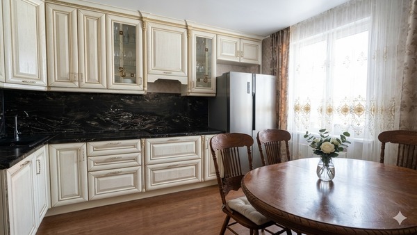 Продам трехкомнатную (3-комн.) квартиру, 1-я Нововатутинская ул, 5, Десеновское п