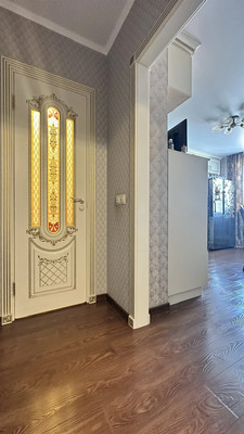 Продам трехкомнатную (3-комн.) квартиру, 1-я Нововатутинская ул, 5, Десеновское п