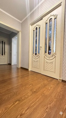 Продам трехкомнатную (3-комн.) квартиру, 1-я Нововатутинская ул, 5, Десеновское п