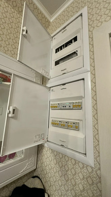 Продам трехкомнатную (3-комн.) квартиру, 1-я Нововатутинская ул, 5, Десеновское п