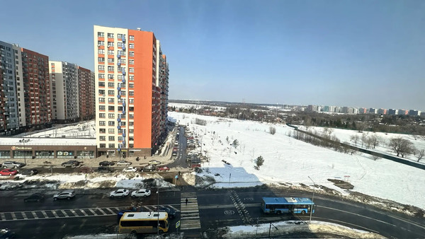 Продам трехкомнатную (3-комн.) квартиру, 1-я Нововатутинская ул, 5, Десеновское п