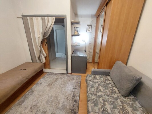 Продам комнату в 3-комн. квартире, Тихвинский пер, 10-12к9, Москва г