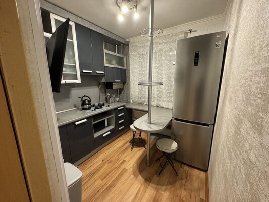 Продам трехкомнатную (3-комн.) квартиру, Шипиловская ул, 10, Москва г