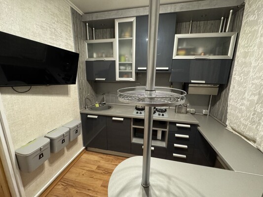 Продам трехкомнатную (3-комн.) квартиру, Шипиловская ул, 10, Москва г