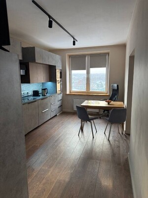 Продам трехкомнатную (3-комн.) квартиру, Пролетарская ул, 20Б, Апрелевка г