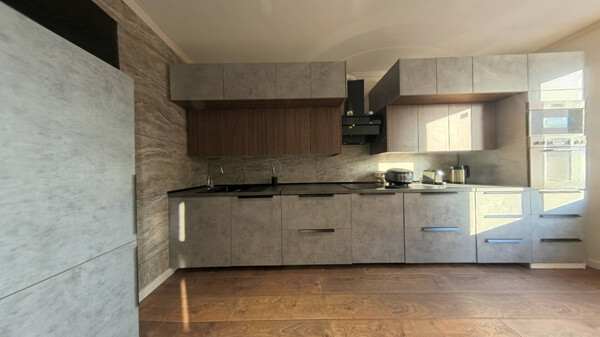 Продам трехкомнатную (3-комн.) квартиру, Пролетарская ул, 20Б, Апрелевка г