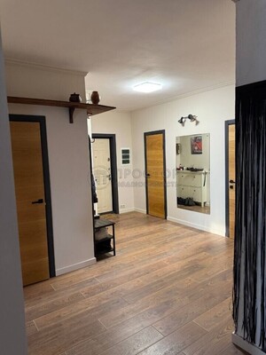 Продам трехкомнатную (3-комн.) квартиру, Пролетарская ул, 20Б, Апрелевка г