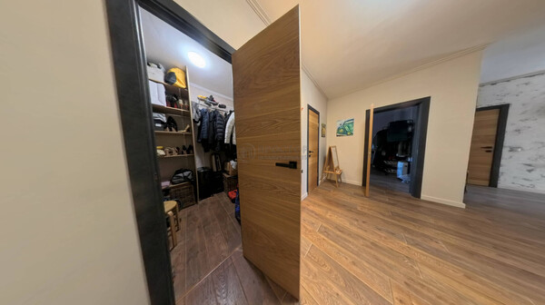 Продам трехкомнатную (3-комн.) квартиру, Пролетарская ул, 20Б, Апрелевка г