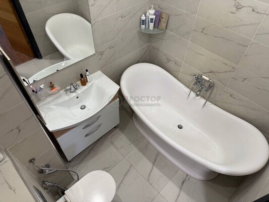 Продам трехкомнатную (3-комн.) квартиру, Пролетарская ул, 20Б, Апрелевка г