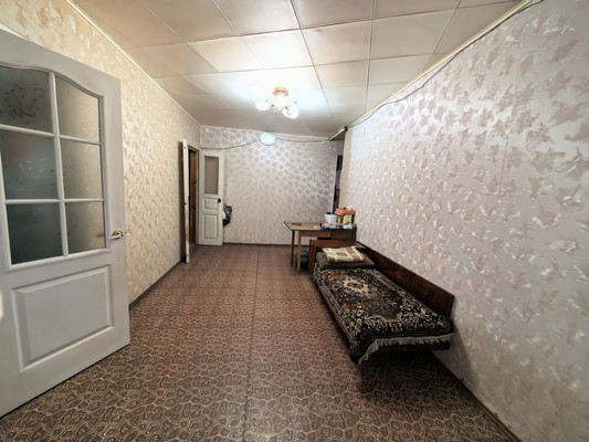 Продам трехкомнатную (3-комн.) квартиру, Кабардинская ул, 135, Нарткала г