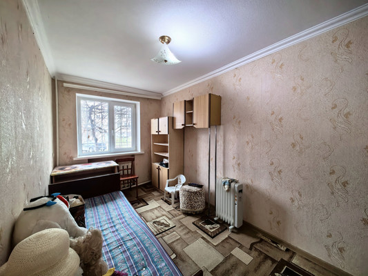 Продам трехкомнатную (3-комн.) квартиру, Кабардинская ул, 135, Нарткала г