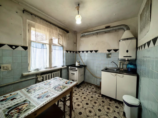 Продам трехкомнатную (3-комн.) квартиру, Кабардинская ул, 135, Нарткала г