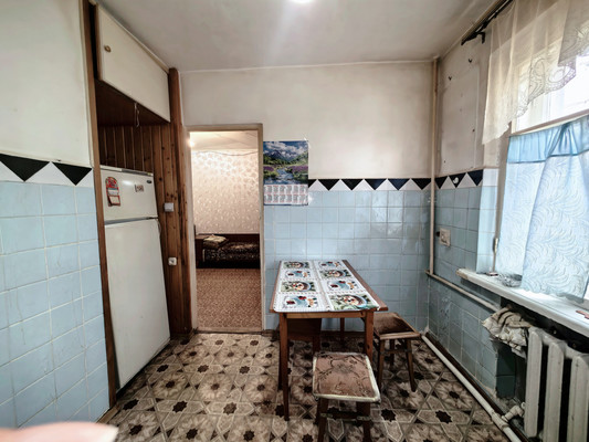 Продам трехкомнатную (3-комн.) квартиру, Кабардинская ул, 135, Нарткала г