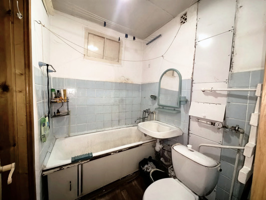 Продам трехкомнатную (3-комн.) квартиру, Кабардинская ул, 135, Нарткала г