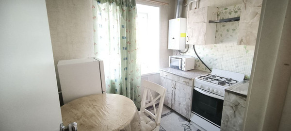 Продам двухкомнатную (2-комн.) квартиру, 6-я Линия ул, 4, Рязань г