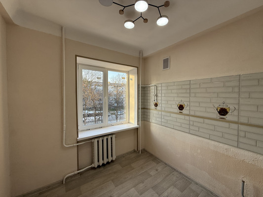 Продам однокомнатную (1-комн.) квартиру, 60 лет Октября ул, 8, Симферополь г