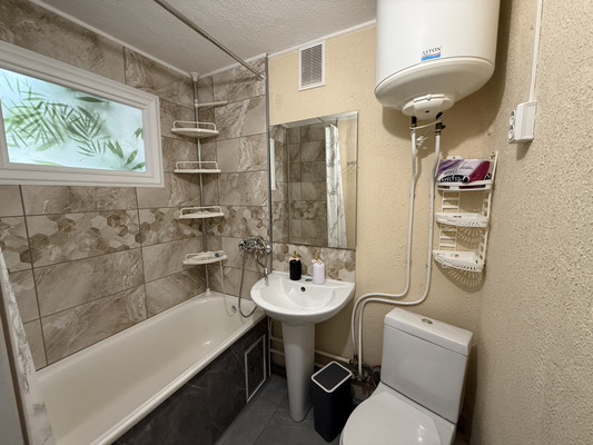 Продам однокомнатную (1-комн.) квартиру, 60 лет Октября ул, 8, Симферополь г