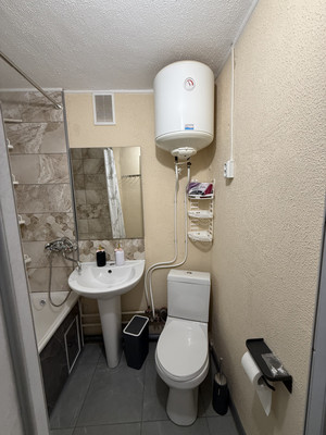 Продам однокомнатную (1-комн.) квартиру, 60 лет Октября ул, 8, Симферополь г