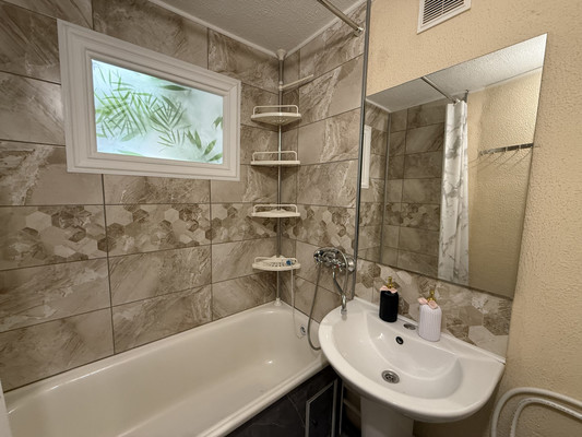 Продам однокомнатную (1-комн.) квартиру, 60 лет Октября ул, 8, Симферополь г