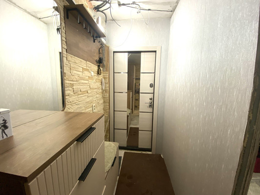 Продам трехкомнатную (3-комн.) квартиру, Юшкова ул, 18, Красноярск г