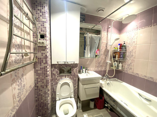 Продам трехкомнатную (3-комн.) квартиру, Юшкова ул, 18, Красноярск г