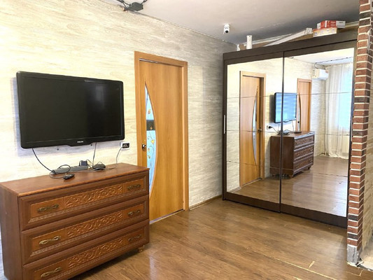 Продам трехкомнатную (3-комн.) квартиру, Юшкова ул, 18, Красноярск г