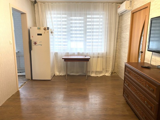 Продам трехкомнатную (3-комн.) квартиру, Юшкова ул, 18, Красноярск г