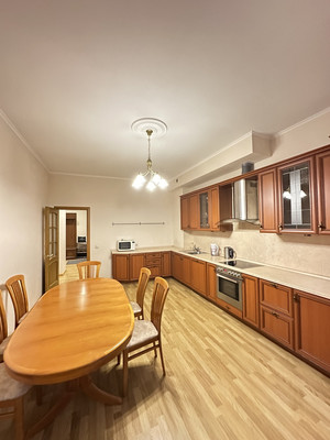 Сдам трехкомнатную (3-комн.) квартиру, 9-я Советская ул, 5, Санкт-Петербург г