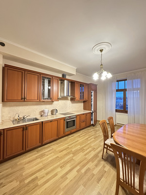 Сдам трехкомнатную (3-комн.) квартиру, 9-я Советская ул, 5, Санкт-Петербург г