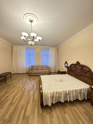 Сдам трехкомнатную (3-комн.) квартиру, 9-я Советская ул, 5, Санкт-Петербург г