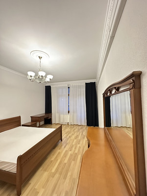 Сдам трехкомнатную (3-комн.) квартиру, 9-я Советская ул, 5, Санкт-Петербург г