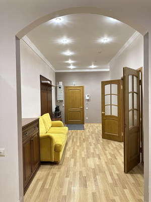 Сдам трехкомнатную (3-комн.) квартиру, 9-я Советская ул, 5, Санкт-Петербург г