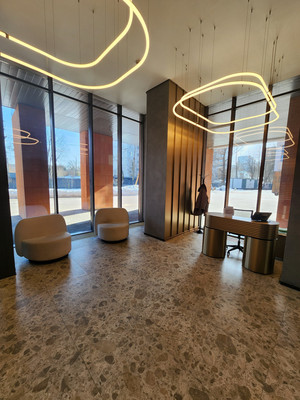 Продам трехкомнатную (3-комн.) квартиру, 1-я Ватутинская ул, 12к2, Десеновское п