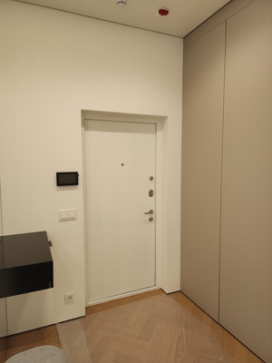 Продам трехкомнатную (3-комн.) квартиру, 1-я Ватутинская ул, 12к2, Десеновское п