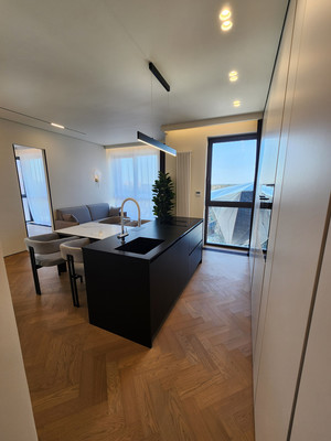 Продам трехкомнатную (3-комн.) квартиру, 1-я Ватутинская ул, 12к2, Десеновское п