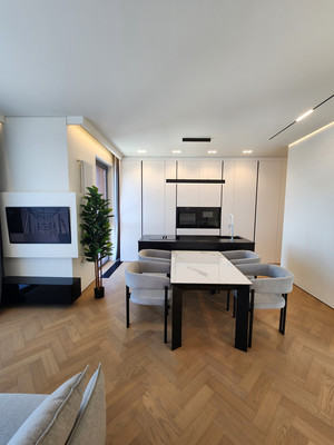 Продам трехкомнатную (3-комн.) квартиру, 1-я Ватутинская ул, 12к2, Десеновское п